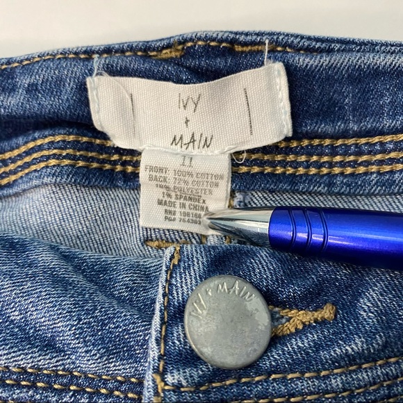 High rise button fly distressed jean shirt Size 11 - Picture 6 of 6